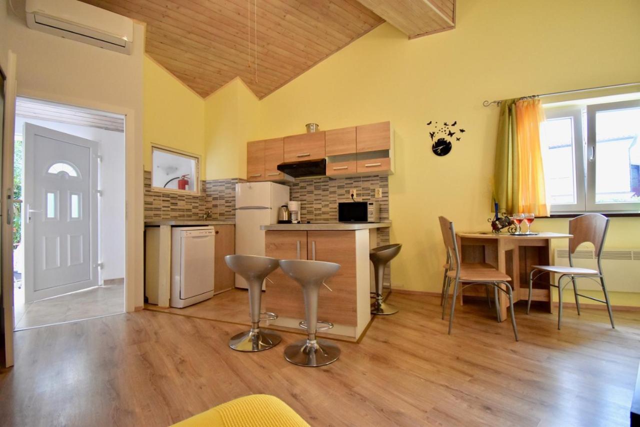 Holiday Apartments メドゥリン エクステリア 写真